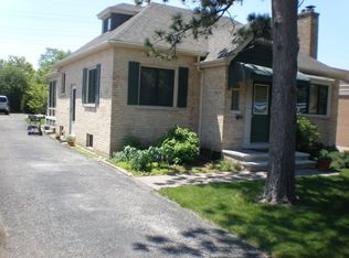 1101 Oakton St, Park Ridge, IL 60068