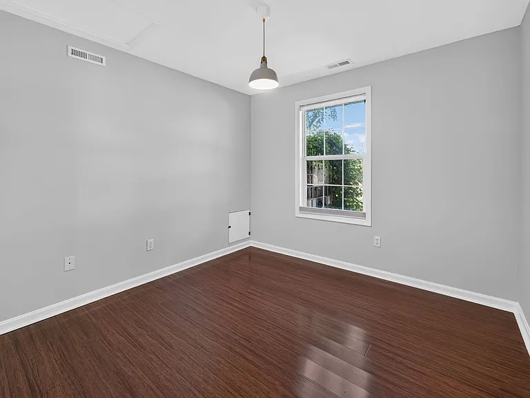1035 Chester River Dr — Photo 23