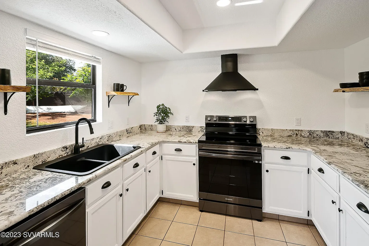 3 bed, 1260 sqft, $3,800 — Photo 3