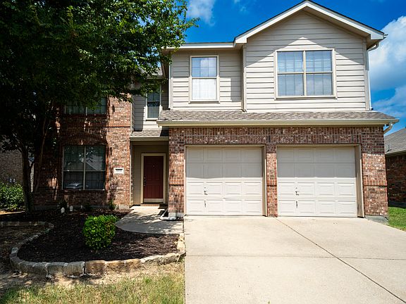2nd image of 809 Lake Hollow Dr