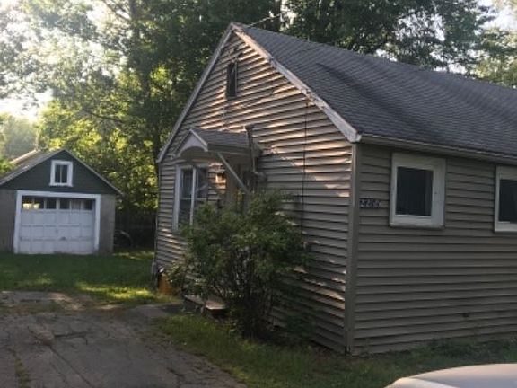 5th image of 2255 1st Ave
