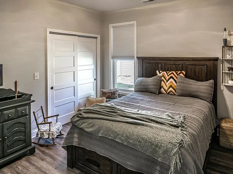 515 Villa Ln — Photo 10