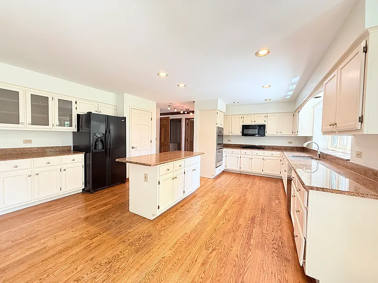 2318 River Woods Dr — Photo 11