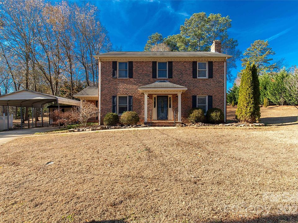1st image of 1652 Village Ct