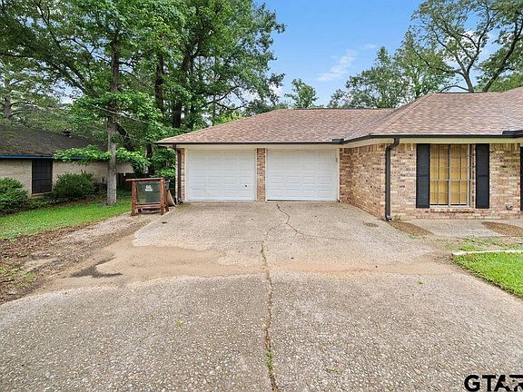 3rd image of 15060 Willowwood Dr