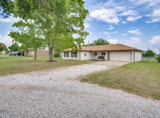 1575 E Reno Rd, Azle, TX 76020