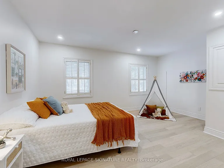 337 Glen Rd — Photo 17