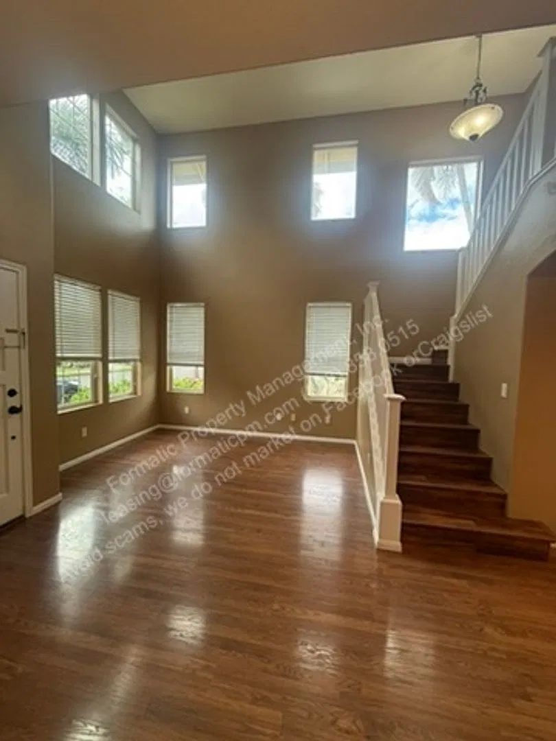 4 bed, 3.5 bath, 1783 sqft, $4,495 — Photo 2
