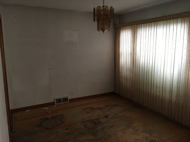 2nd image of 3035 S 48th Ct