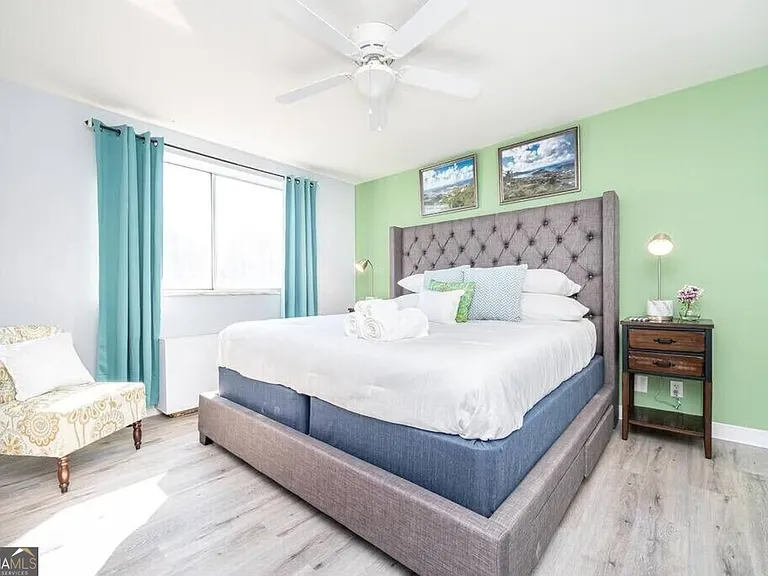 215 Piedmont Ave NE #807 — Photo 3
