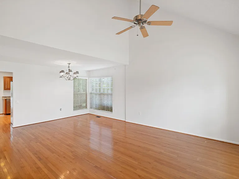 340 Foxridge Dr SW — Photo 7