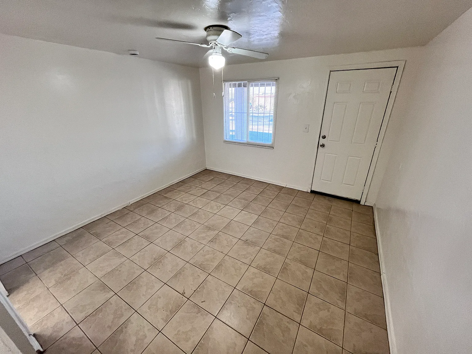1 bed, 650 sqft, $599 — Photo 2