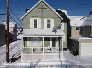 415 Cleveland St, Ishpeming, MI 49849