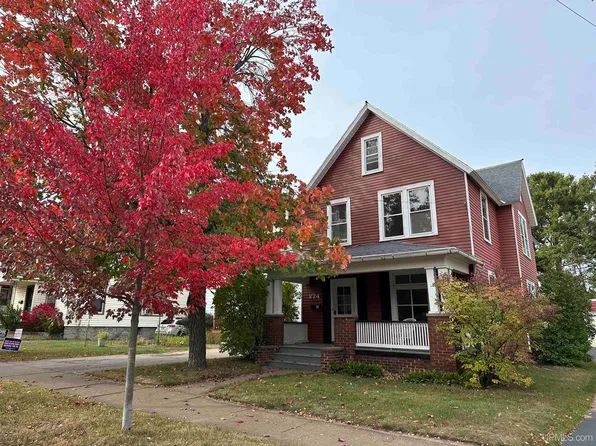 224 W Hewitt Ave, Marquette, MI 49855