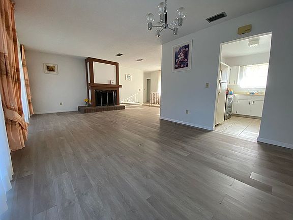5th image of 2158 Sunny Hills Blvd