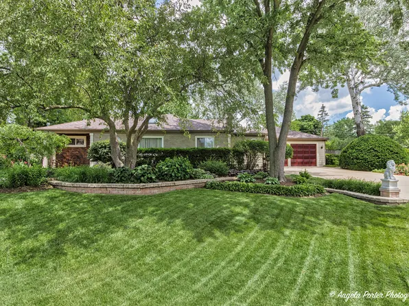 440 E Bluebonnet Ln, Hoffman Estates, IL 60169