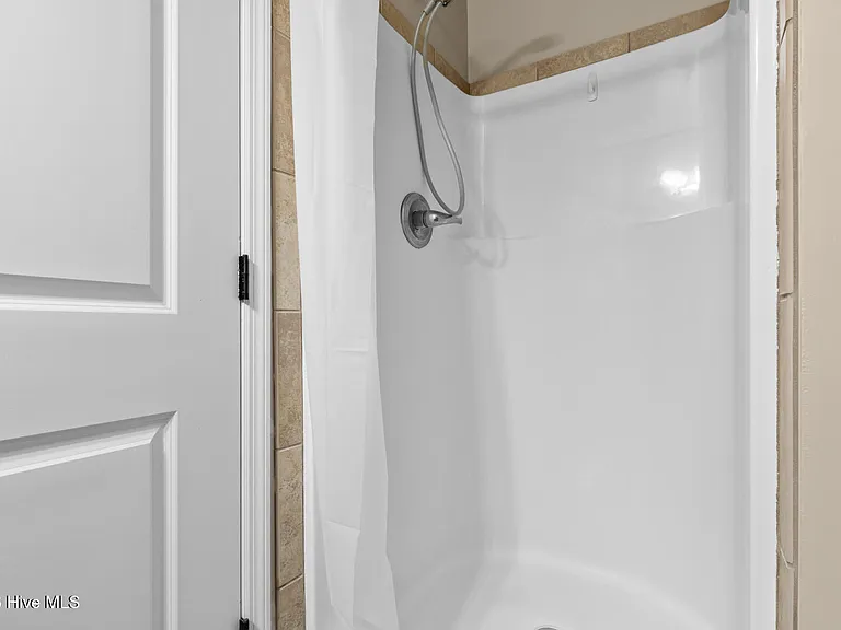260 Breakwater Dr — Photo 35