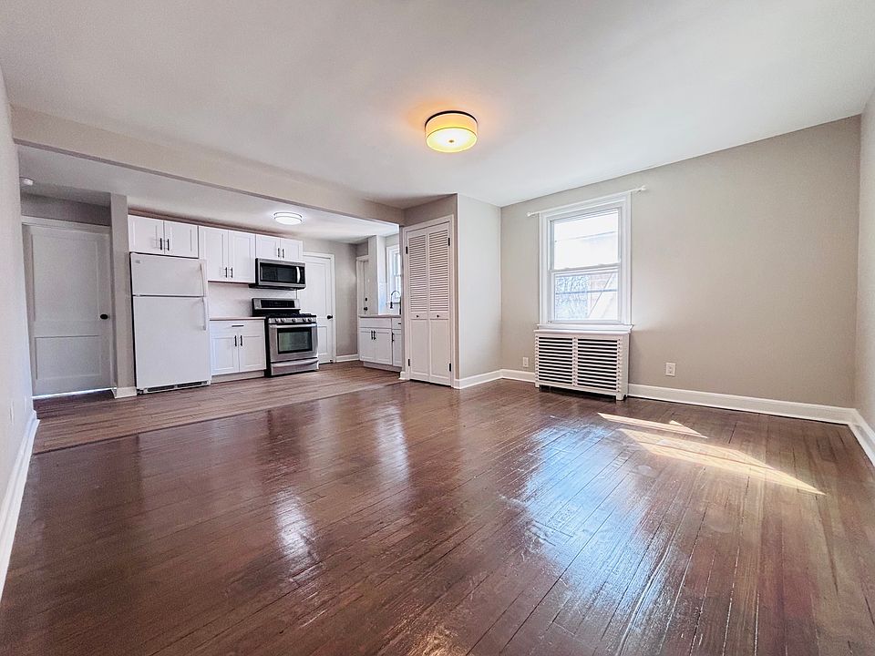 1st image of 26 Van Ness Ter Floor 2