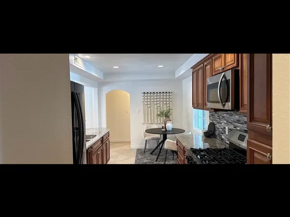 2437 Fordham Dr, Costa Mesa, CA 92626