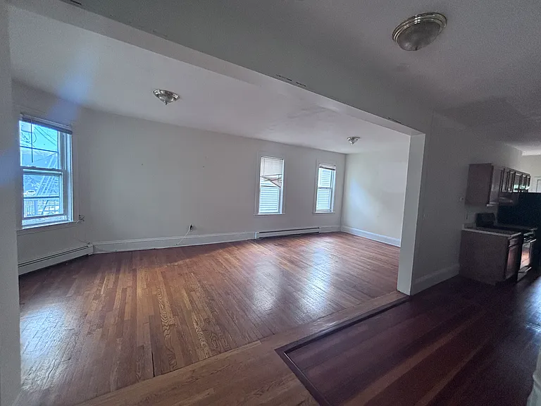 15-17 Etna St #15 — Photo 3