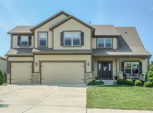 1000 SW Perth Shire Dr, Lees Summit, MO 64081