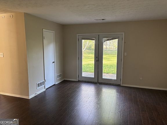 2nd image of 3326 Newbury Rd