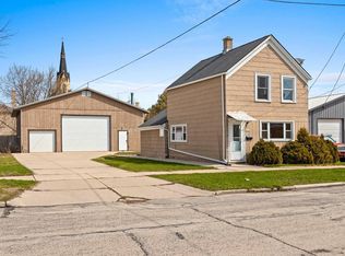 1010 Hamilton St, Manitowoc, WI 54220