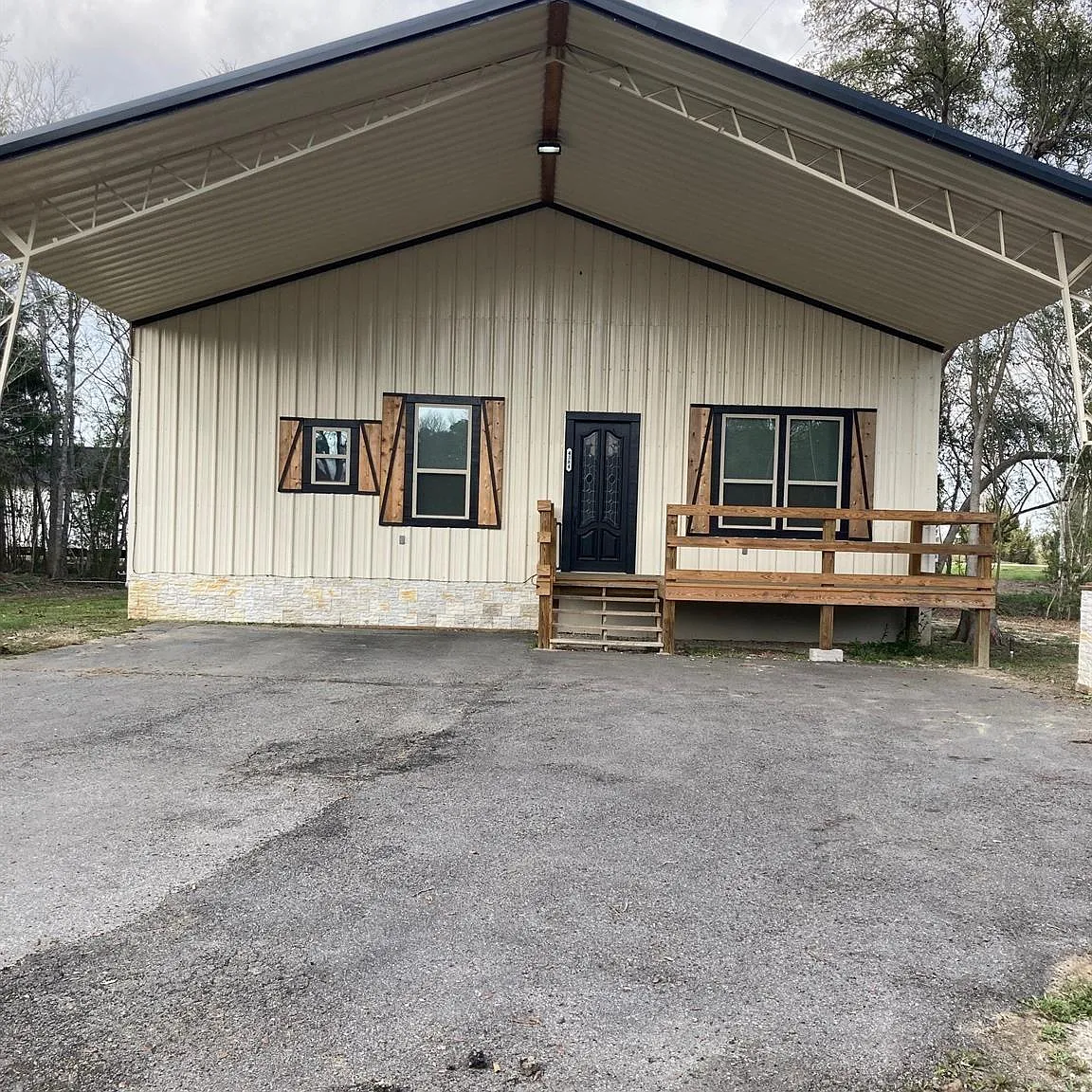 3 bed, 2.0 bath, 1232 sqft, $1,850 — Photo 1