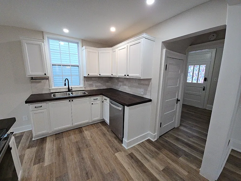 310 N C St — Photo 11