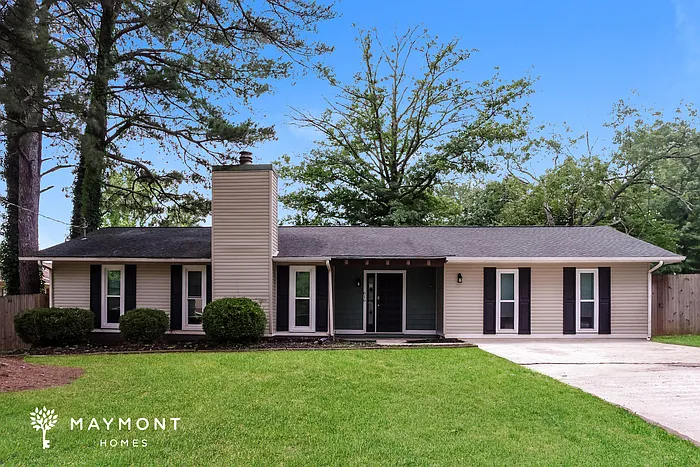619 Larry Dr — Photo 1
