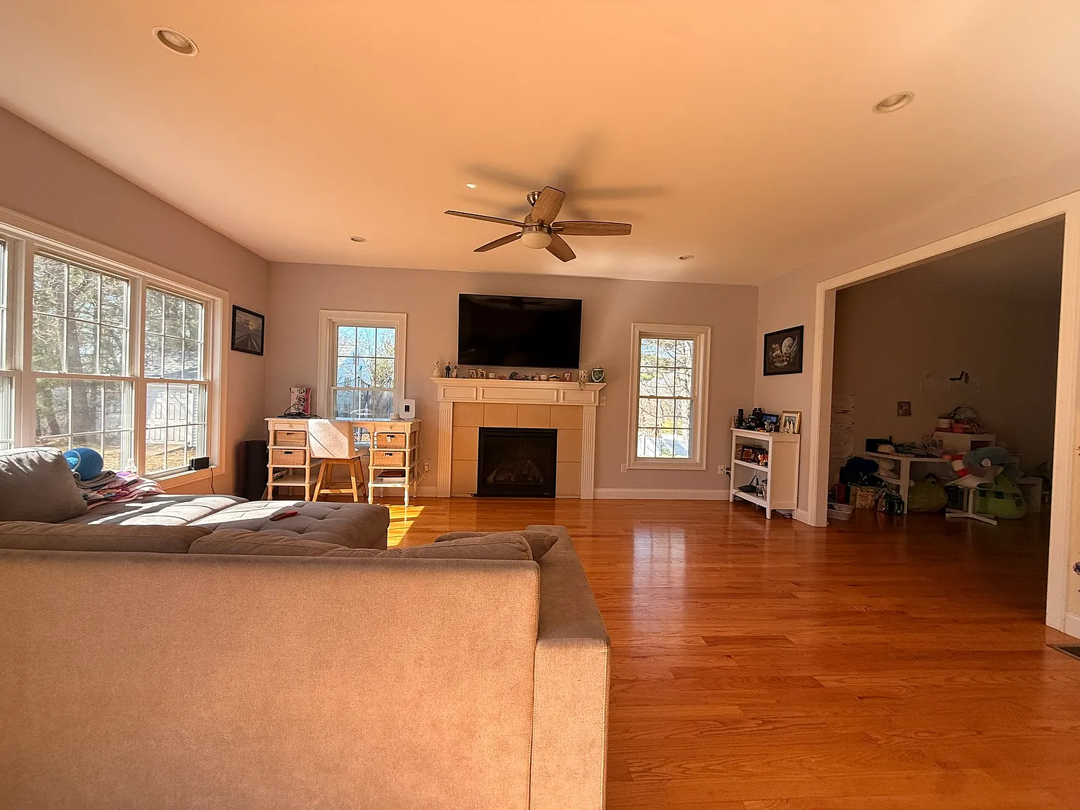 4 bed, 2.5 bath, 3119 sqft, $5,500 — Photo 4