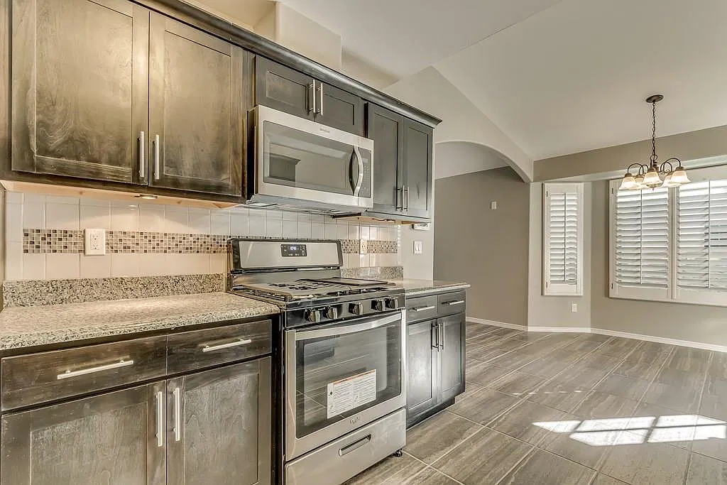 4 bed, 2.0 bath, 1368 sqft, $1,950 — Photo 4