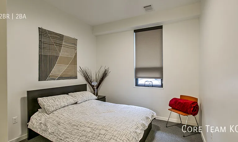 662 E 63rd St #103 — Photo 18