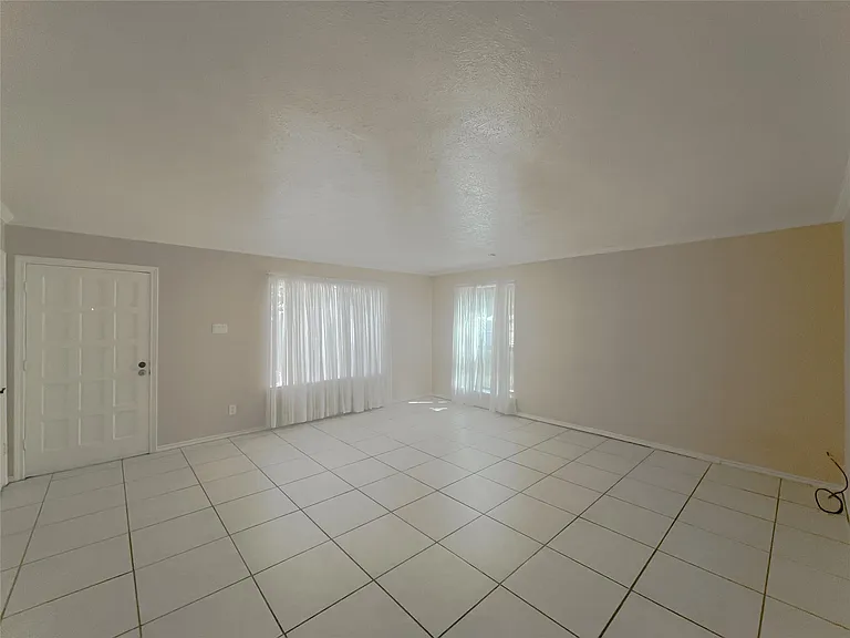 8627 N Normandale St — Photo 21