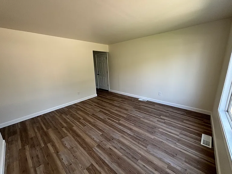 2395 Jennings St — Photo 2