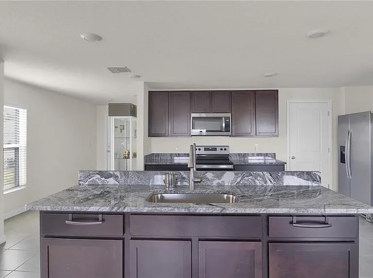 5546 Logan Cave Ave — Photo 9