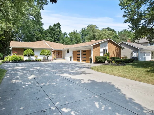 96 Klein Rd, Williamsville, NY 14221