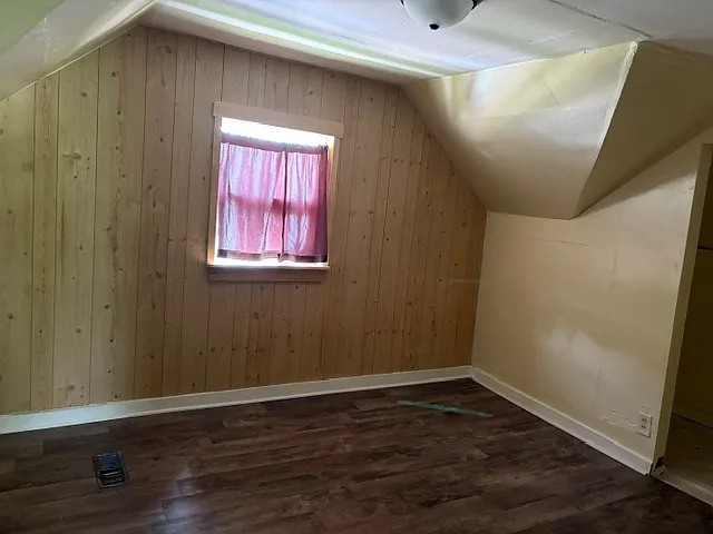 414 Randall St — Photo 7