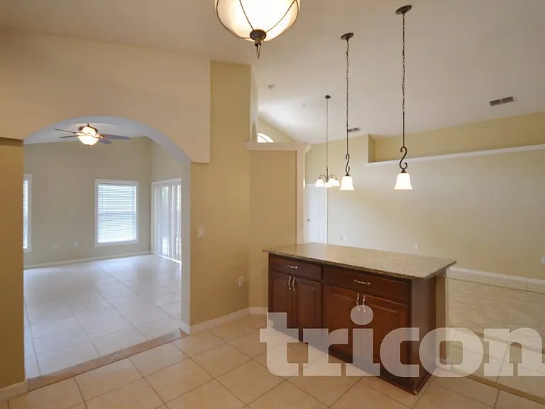 2517 Clareside Dr — Photo 8