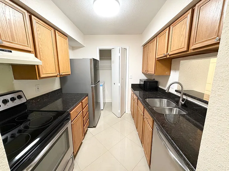 755 Riverside Dr #1335 — Photo 3