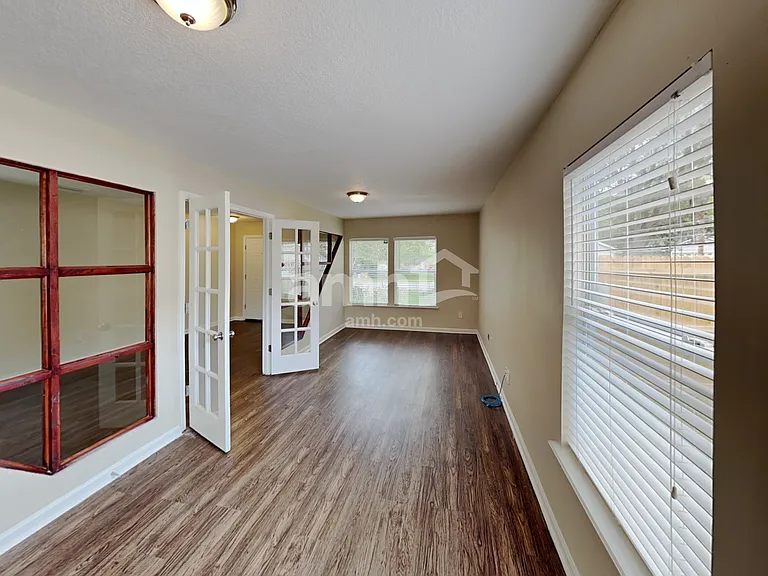 664 Mackenzie Cir — Photo 20