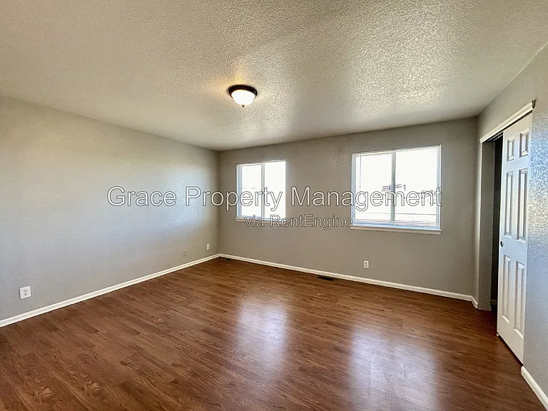 424 W 91st Cir — Photo 12
