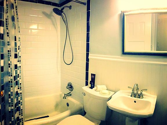 3rd image of 1441 N Pennsylvania St APT 6