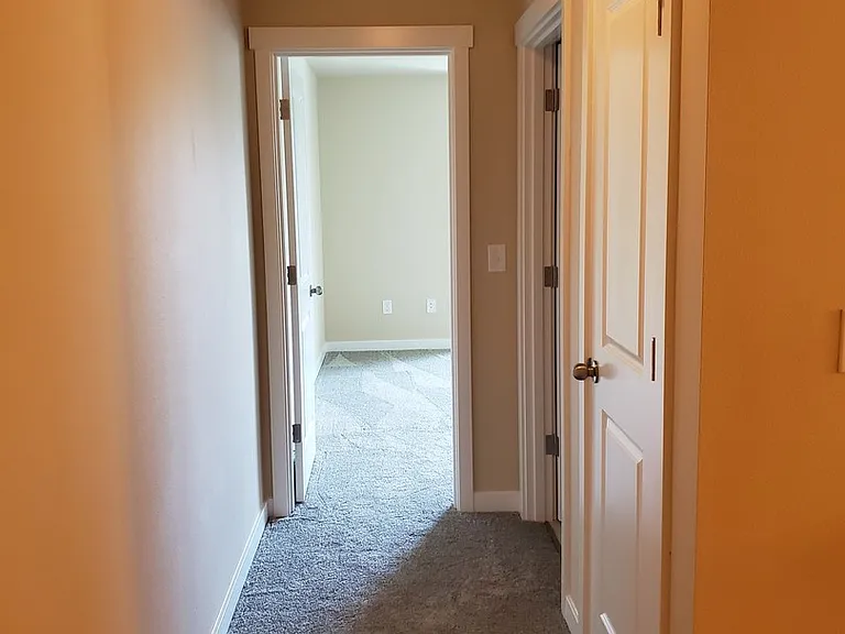 1917 Ahlers Ave — Photo 13