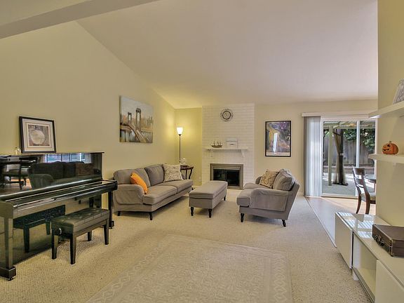 4th image of 5078 Corte Verde Dr