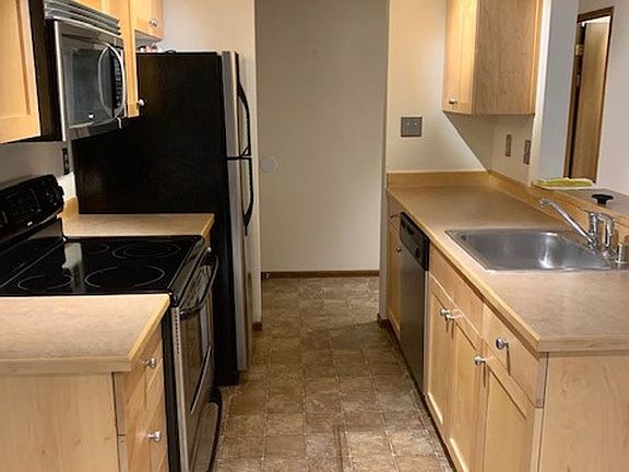 4th image of 1522 NE 175th St Unit 202