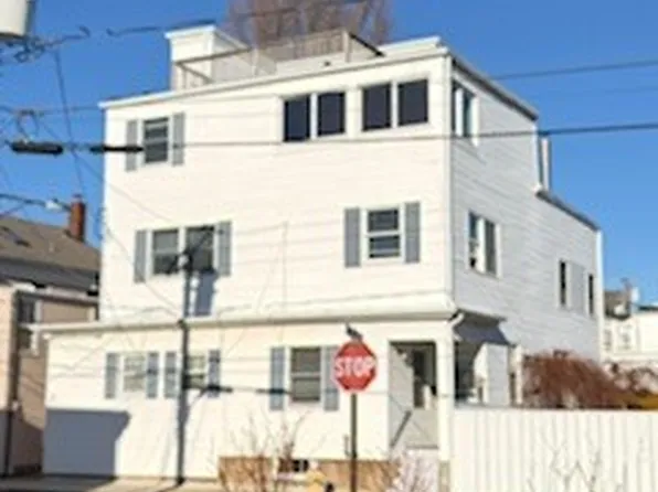 3 Gold St, Stonington, CT 06378