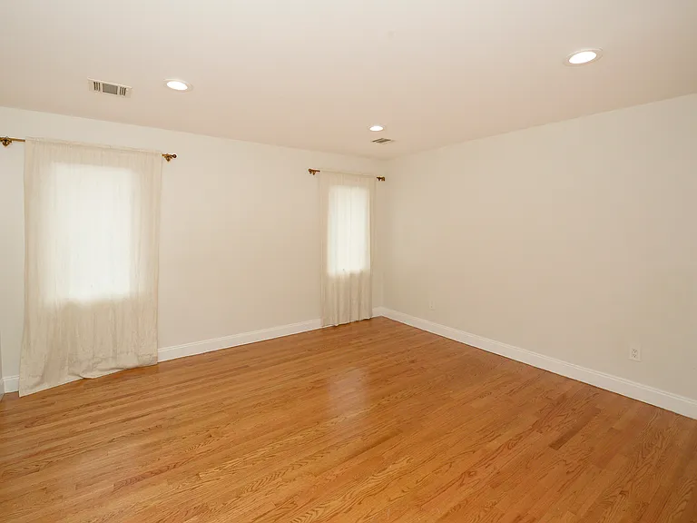 43 Union St #20 — Photo 11