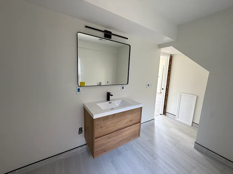 2089 W 41st St — Photo 10