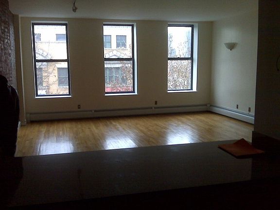 4th image of 51 Bruckner Blvd APT 4